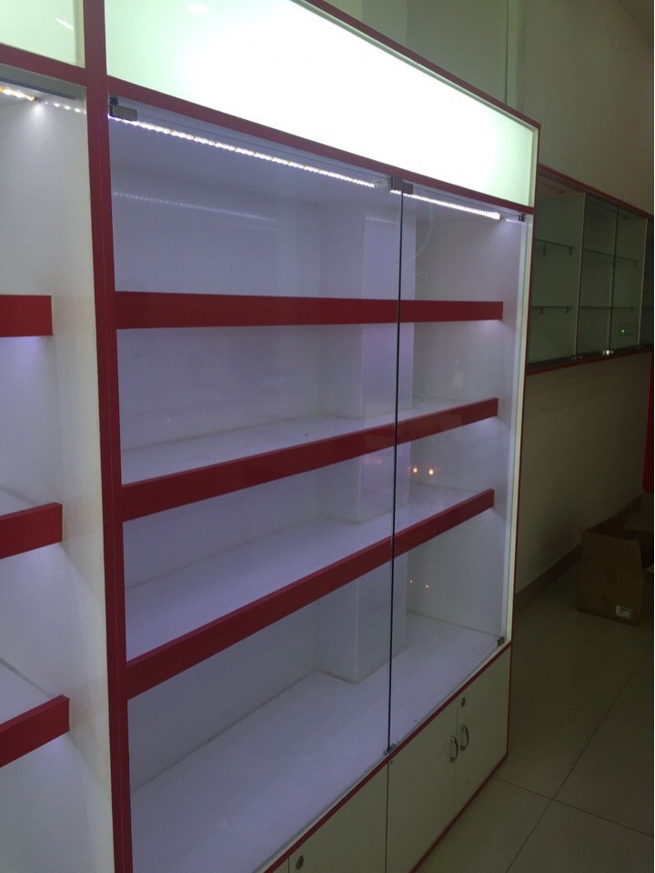 THANH LÝ TỦ KÍNH TRƯNG BÀY TRẮNG ĐỎ 180x220 SỐ LƯỢNG 8 CÁI